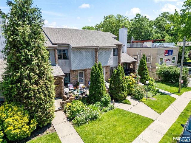 2330 5th Street 8, Fort Lee, NJ 07024