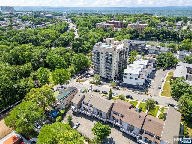 2330 5th Street 8, Fort Lee, NJ 07024