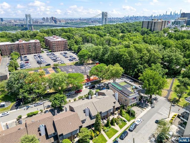 2330 5th Street 8, Fort Lee, NJ 07024