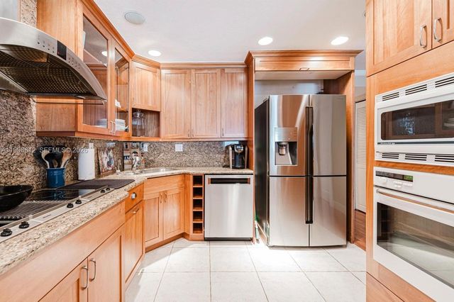 3090 NE 48th Street 7, Fort Lauderdale, FL 33308