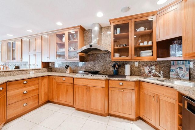 3090 NE 48th Street 7, Fort Lauderdale, FL 33308