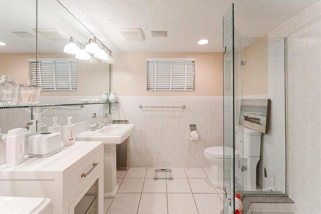 3090 NE 48th Street 7, Fort Lauderdale, FL 33308