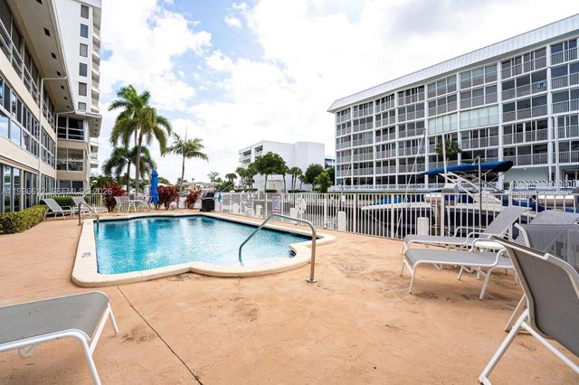 3090 NE 48th Street 7, Fort Lauderdale, FL 33308