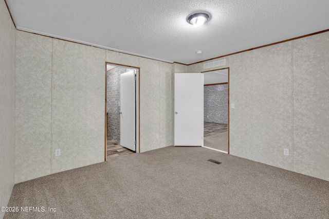 103 RIVERSHORE Drive, San Mateo, FL 32187