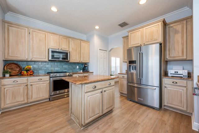 2644 DOVER GLEN CIRCLE, Orlando, FL 32828