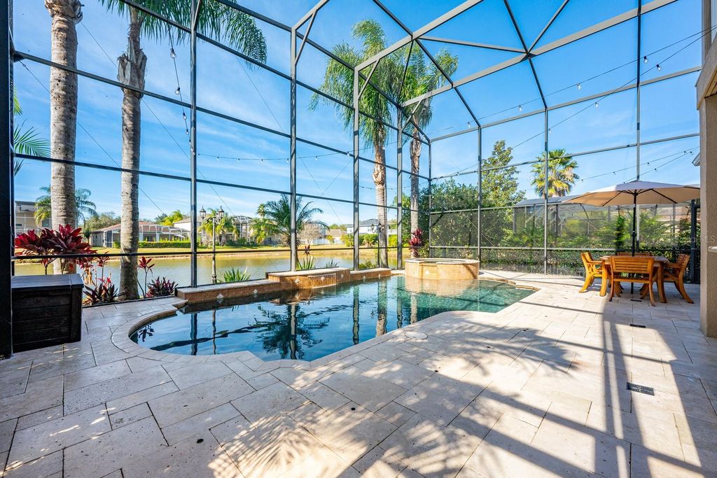 Image 2 of property listing at 2644 DOVER GLEN CIRCLE, Orlando, FL 32828