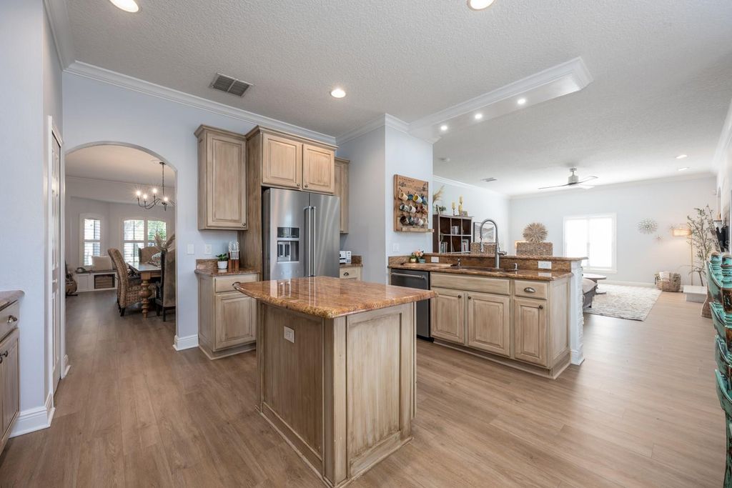 Image 12 of property listing at 2644 DOVER GLEN CIRCLE, Orlando, FL 32828