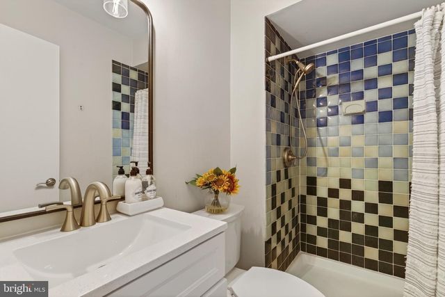 1706 FANTASIA CIR, Herndon, VA 20170