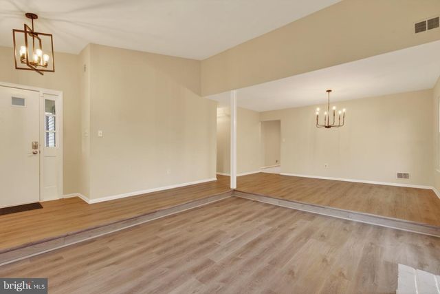 1706 FANTASIA CIR, Herndon, VA 20170