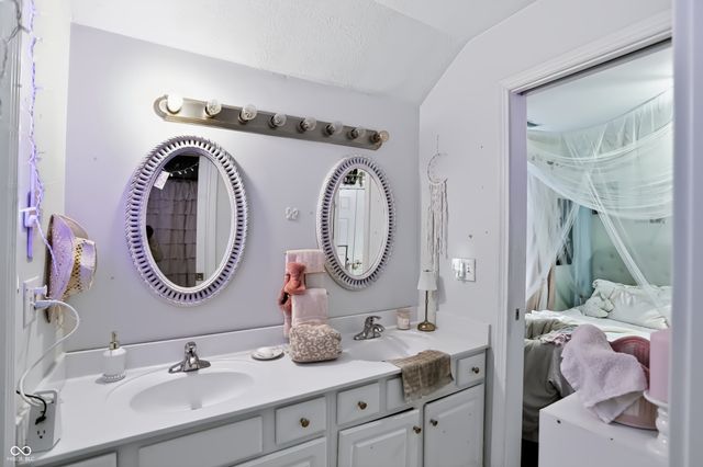 9928 Wading Crane Avenue, Fishers, IN 46055