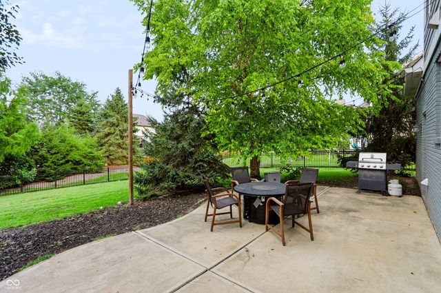 9928 Wading Crane Avenue, Fishers, IN 46055