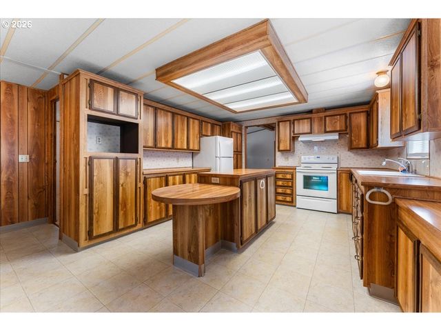 100 Sw 195TH Ave 112, Beaverton, OR 97006