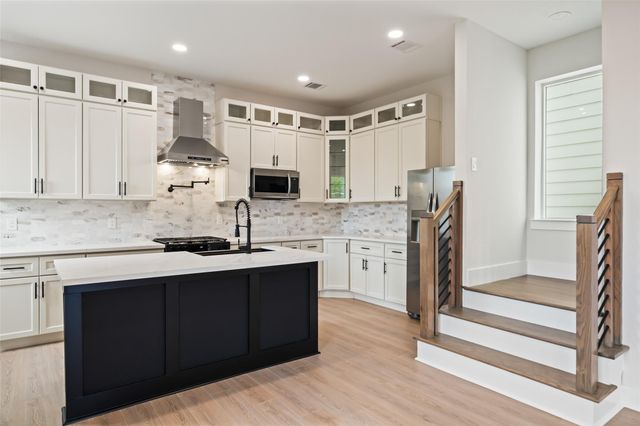 1003 E 33rd Street, Houston, TX 77022