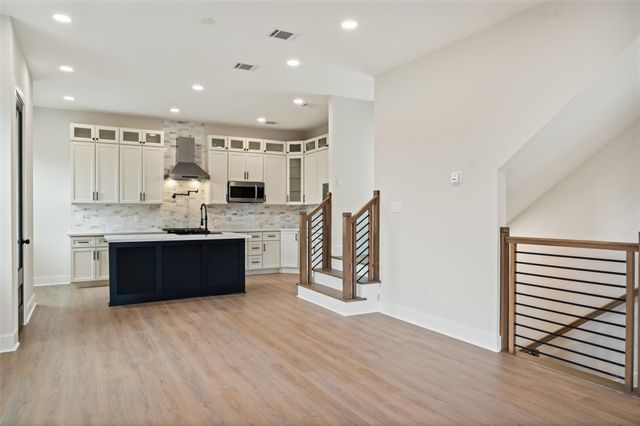 1003 E 33rd Street, Houston, TX 77022