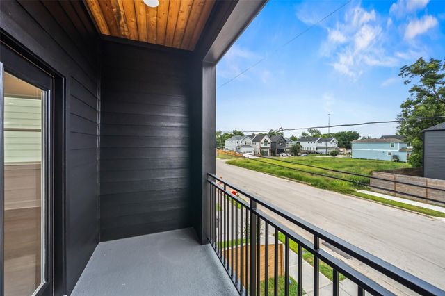 1003 E 33rd Street, Houston, TX 77022