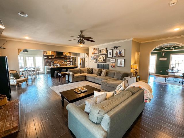 8 Hillcreek Circle, Searcy, AR 72143