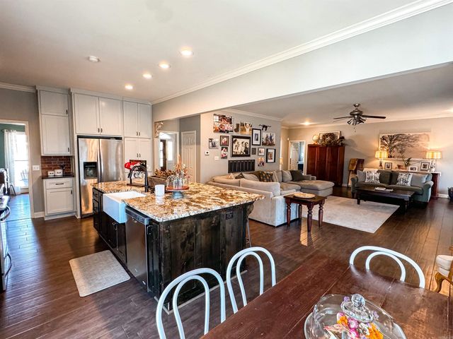 8 Hillcreek Circle, Searcy, AR 72143