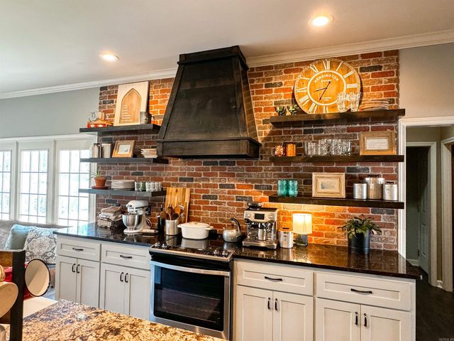 8 Hillcreek Circle, Searcy, AR 72143