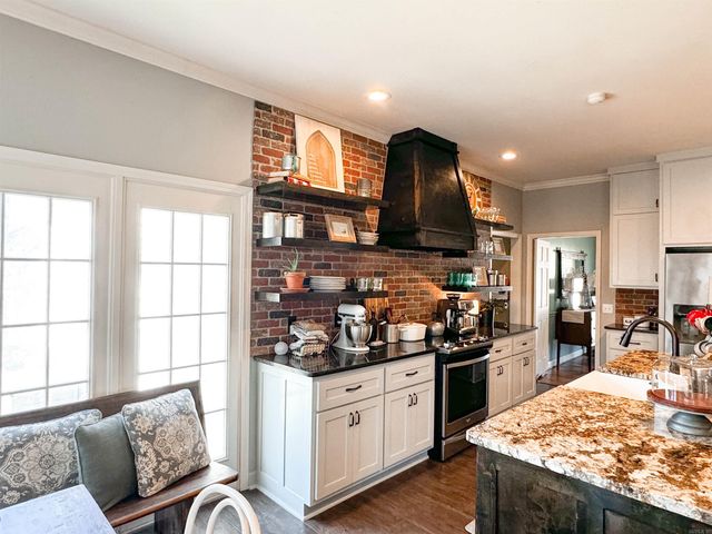 8 Hillcreek Circle, Searcy, AR 72143