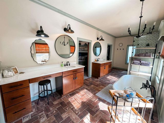 8 Hillcreek Circle, Searcy, AR 72143