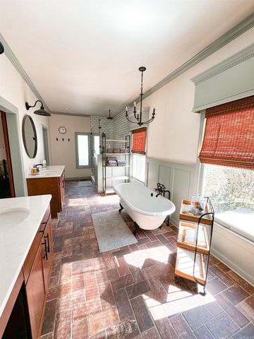 8 Hillcreek Circle, Searcy, AR 72143