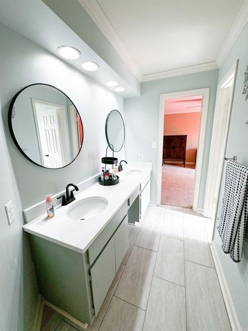 8 Hillcreek Circle, Searcy, AR 72143