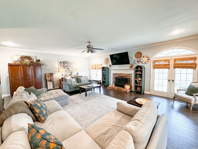 8 Hillcreek Circle, Searcy, AR 72143