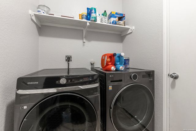 9515 Nueces Canyon, San Antonio, TX 78251