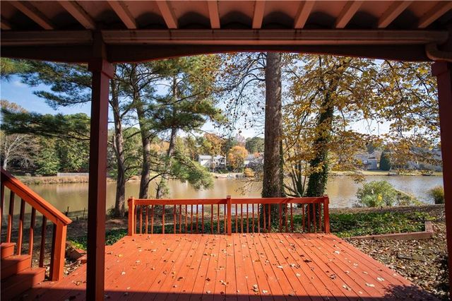 2265 Wildwood Lake Drive, Suwanee, GA 30024