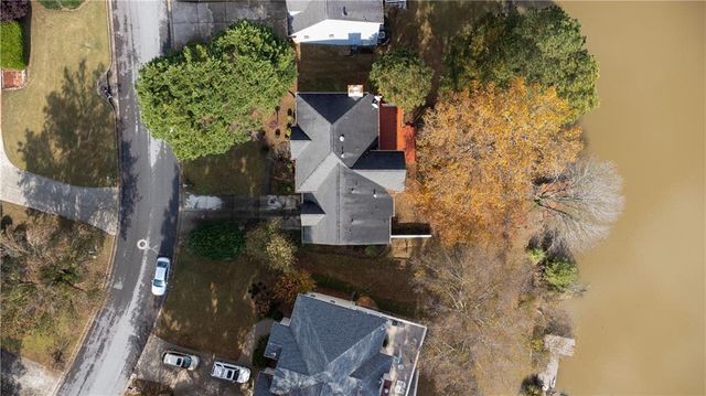 2265 Wildwood Lake Drive, Suwanee, GA 30024