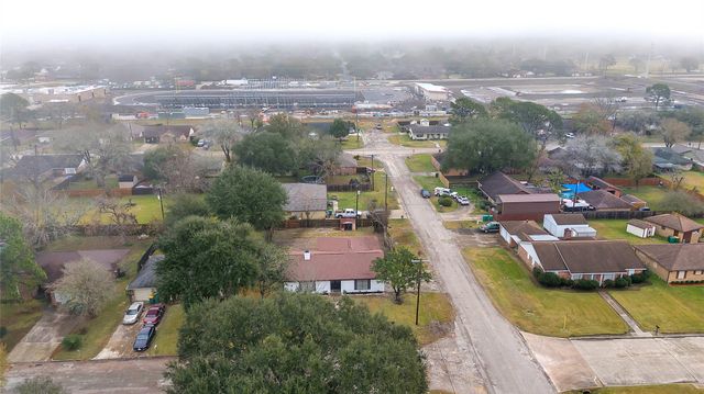 1 S Heights Street, La Marque, TX 77568