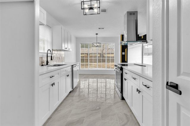 1 S Heights Street, La Marque, TX 77568