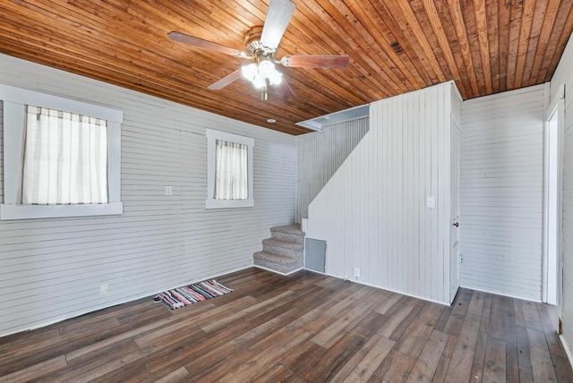 780 Lane 120 Hamilton Lk, Hamilton, IN 46742