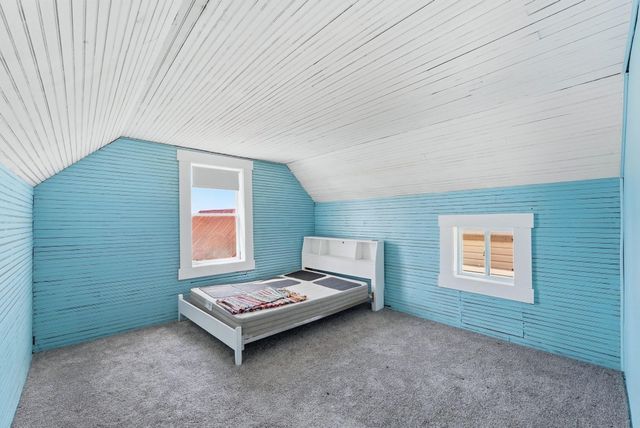 780 Lane 120 Hamilton Lk, Hamilton, IN 46742