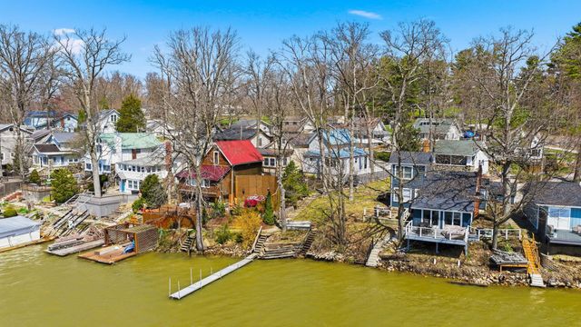 780 Lane 120 Hamilton Lk, Hamilton, IN 46742
