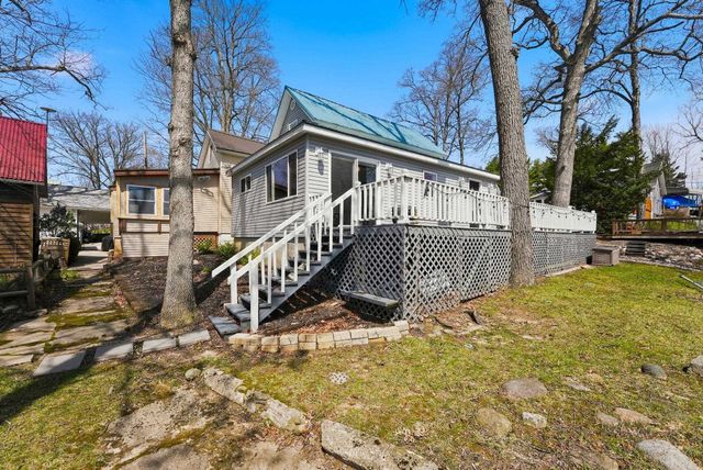 780 Lane 120 Hamilton Lk, Hamilton, IN 46742