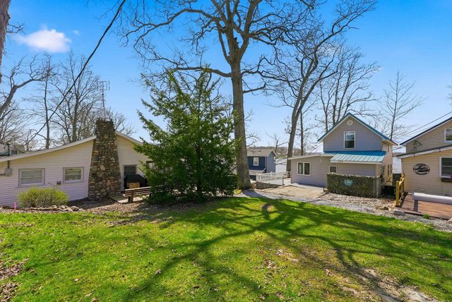 780 Lane 120 Hamilton Lk, Hamilton, IN 46742