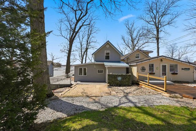 780 Lane 120 Hamilton Lk, Hamilton, IN 46742