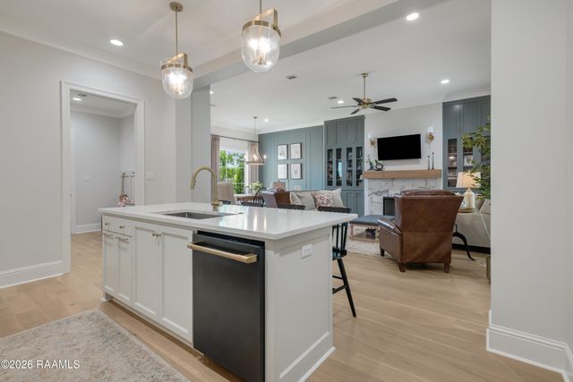 100 Sanctuary Lane, Lafayette, LA 70503