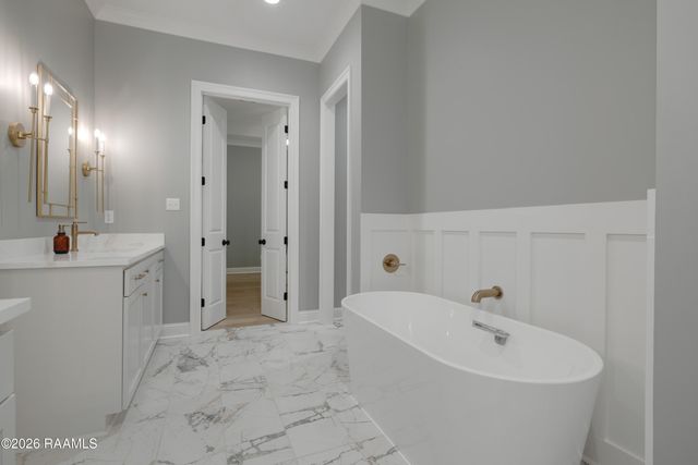 100 Sanctuary Lane, Lafayette, LA 70503