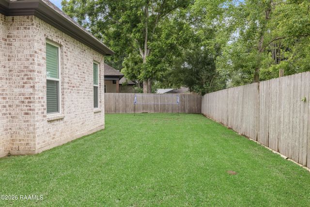 100 Sanctuary Lane, Lafayette, LA 70503