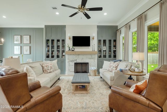 100 Sanctuary Lane, Lafayette, LA 70503