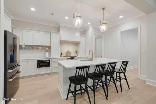 100 Sanctuary Lane, Lafayette, LA 70503
