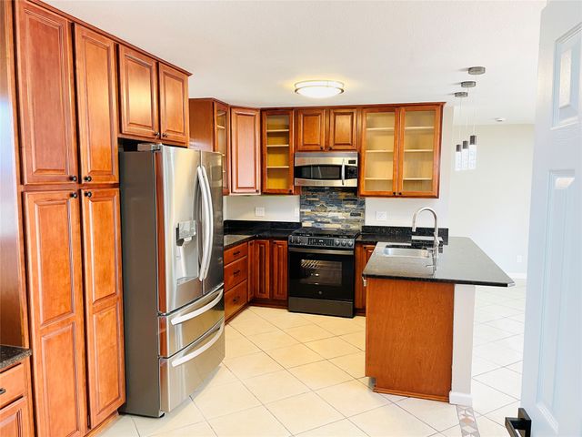 534 E Spring Valley Road E, Richardson, TX 75081