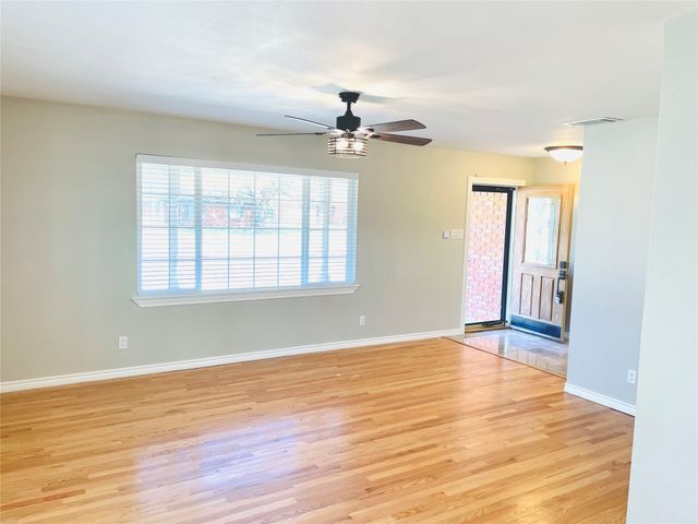 534 E Spring Valley Road E, Richardson, TX 75081