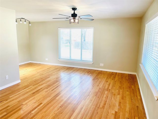 534 E Spring Valley Road E, Richardson, TX 75081