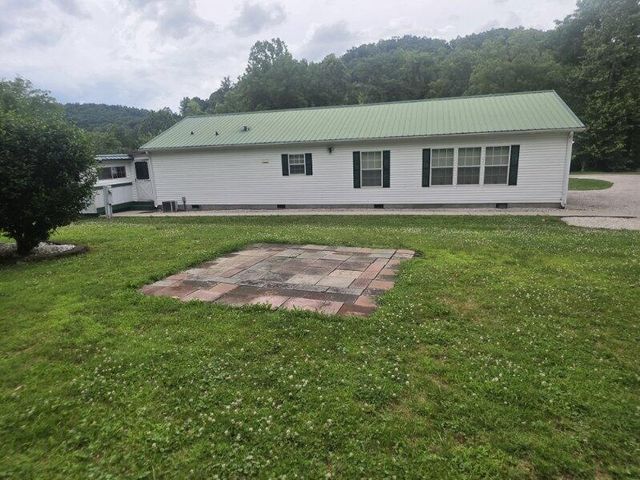 75 Cornwell Station Road, Frenchburg, KY 40322