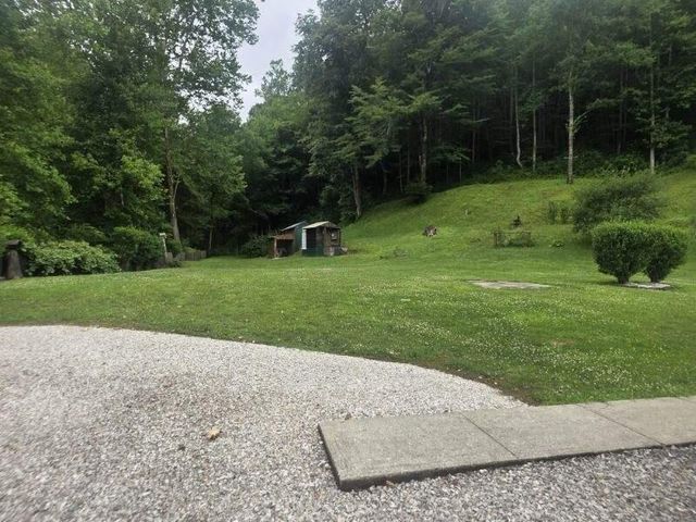 75 Cornwell Station Road, Frenchburg, KY 40322