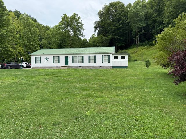 75 Cornwell Station Road, Frenchburg, KY 40322
