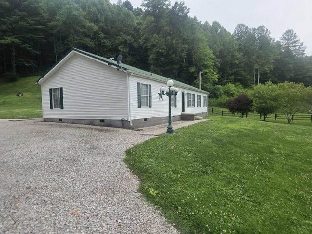 75 Cornwell Station Road, Frenchburg, KY 40322